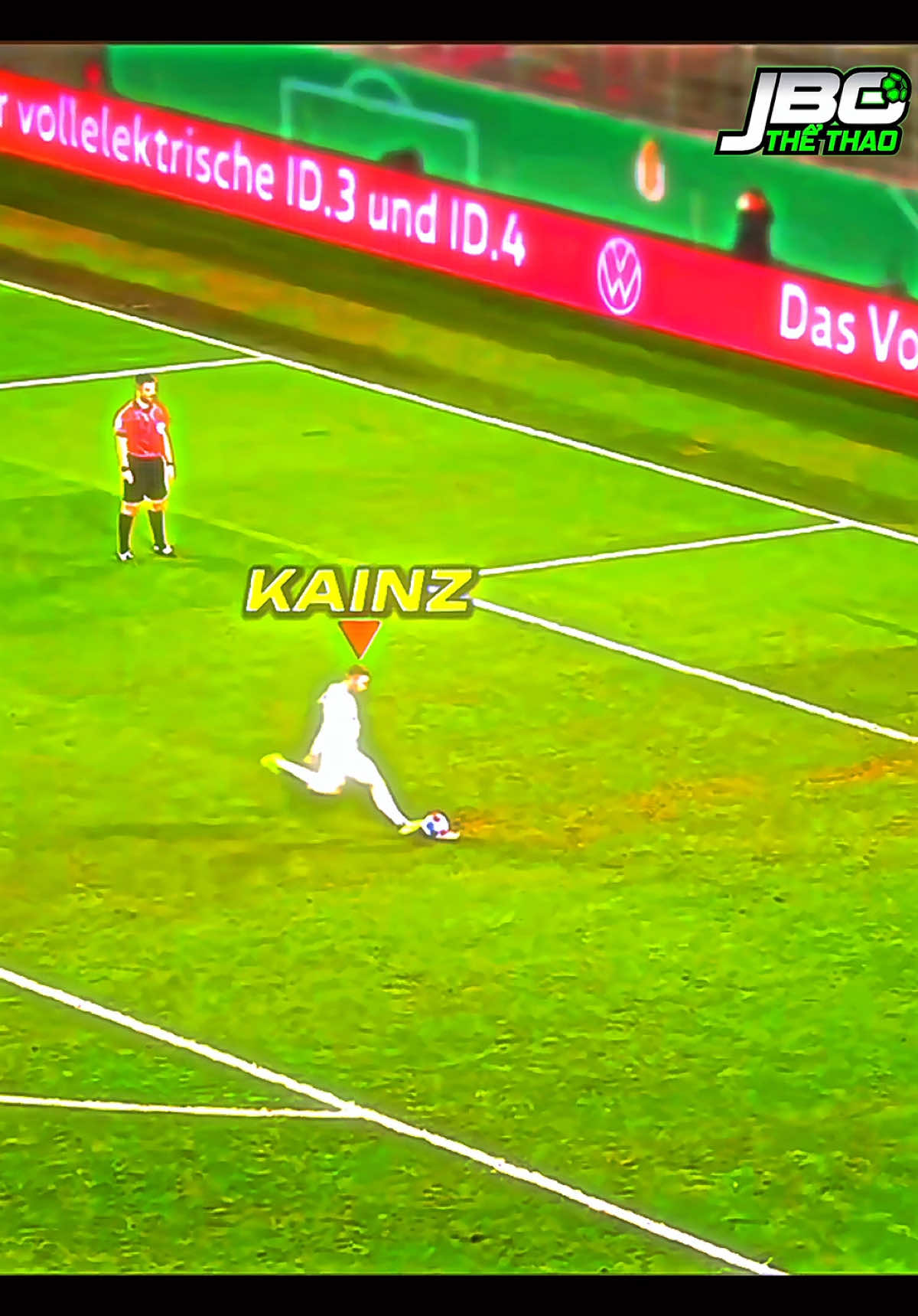 Những pha đá pen vào khung thành nhưng đều có điểm chung là gì vậy mn nhỉ 🤔 #football #bongda 