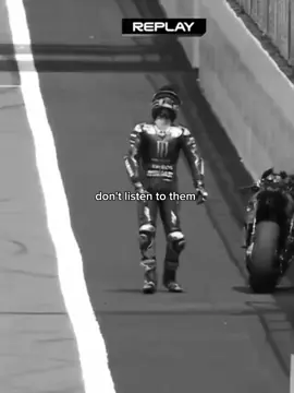 NOOOOOO BANG TARO😭😭 mas pekok juga tambah hancur😞 #CapCut #motogp #silverstone #yamaha #fabioquartararo20 #ducati #peccobagnaia #marcmarquez #foryoupage #fyp 