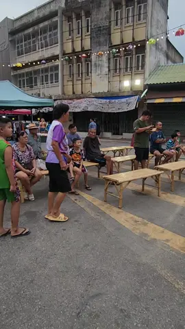 ถนนมีชีวิตพาณิชย์เจริญ ตลาดนัด