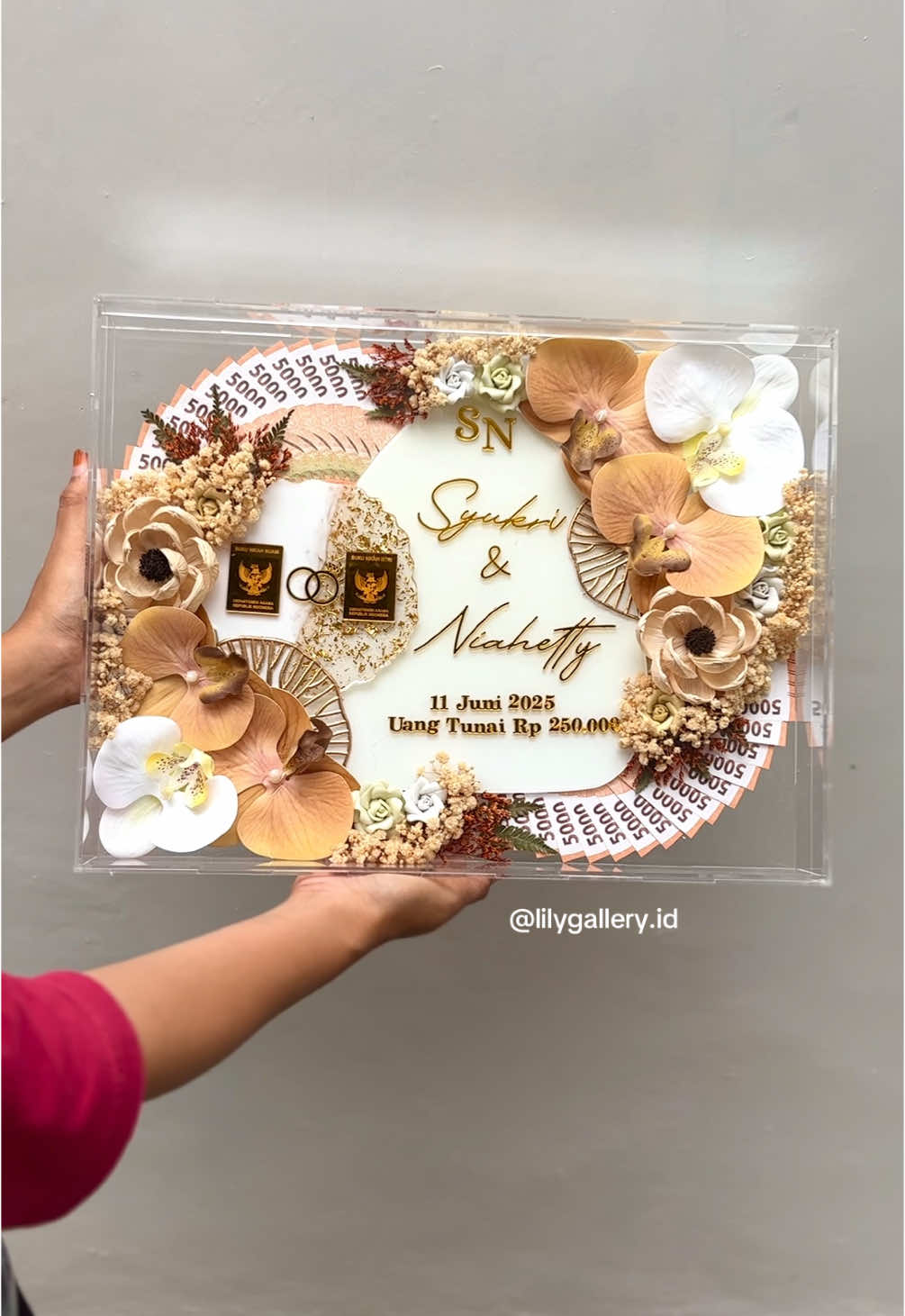 White choco gold ❤️🥹🥹🥹 Masya Allah kombinasi yg perfect😍 Yuk custom mahar impian kalian #mahar #maharakrilik #maharpernikahan #maharunik #maharpremium #maharrustic #refrensipernikahan #maharnikah #maharmurah 