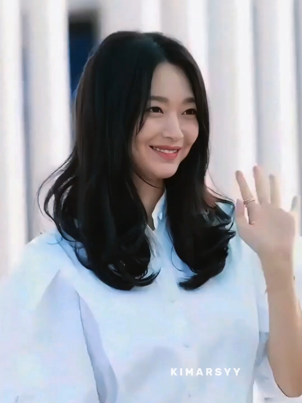 so pretty #shinminah #kimarsyy #신민아 