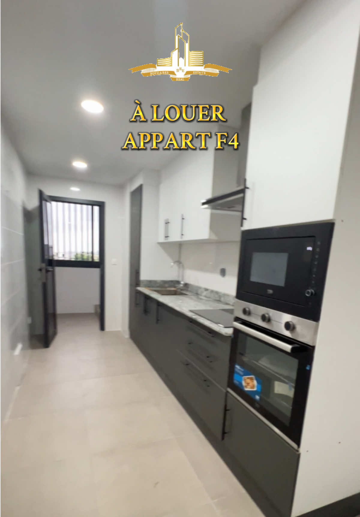 Vous êtes à la recherche d’un appartement vide pour une location longue durée, cet appartement de 04 pièces disposant de toutes les commodités et plus est disponible.  Il est situé à la Riviéra 4, M’badon à 15min du pont HKB et à 20min du plateau dans un environnement sécurisé et paisible.  📍Riviéra 4, M’badon  📨Boudabesrealestate@gmail.com CONTACT :  📱(+225) 07 67 18 18 32  #boudabèsrealestate🏢 #agenceimmobilière #locationappartement #appartépuré #locationvide #appartementshautstanding #immobilierdeprestige #cocody #riviera4 #mbadon #abidjan 