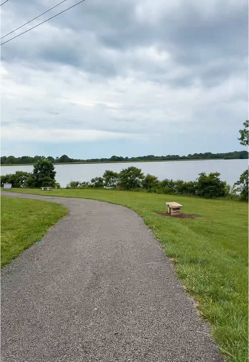 A little stop to stretch our legs. 🌳⛅️🧘🏻‍♀️  #rest #relax #meditate #park #nature #Kentucky 