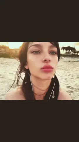 Beach day #relatable #fypageeeee #real #wlw #fyppppppppppppppppppppppp #fypシ #blueeyes #brunette #trend #2000s #makemefamous #mogging #mogged #looksmax #stacy 