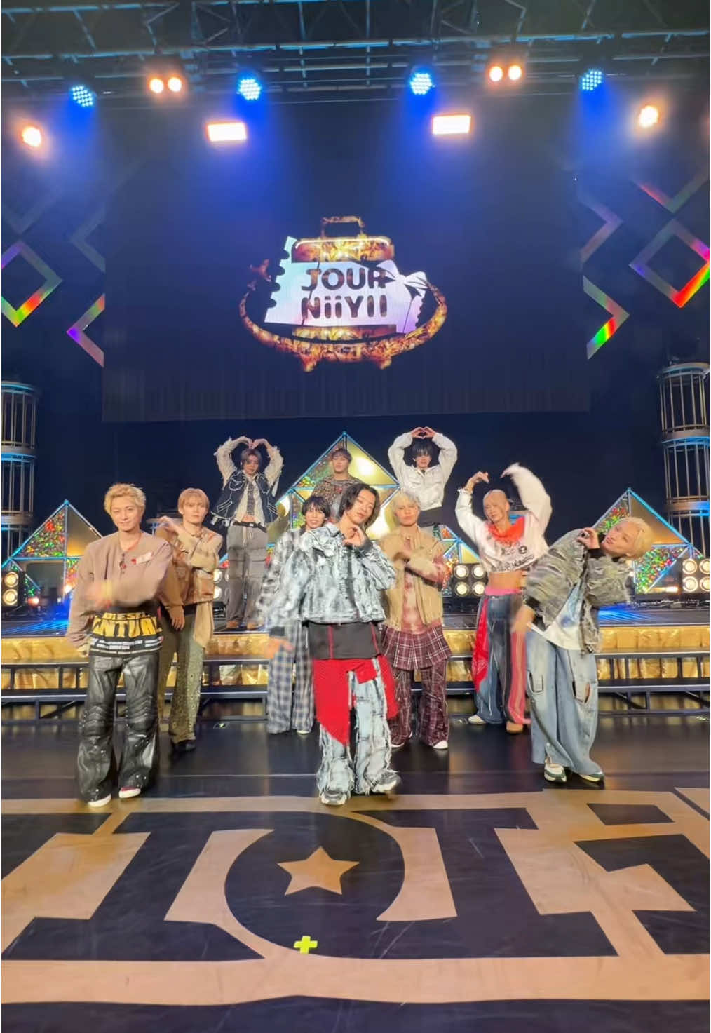 「LÖVE ME」本日配信リリース🎶#LÖVEMEM#BUDDiiSiS #バディ #BUDDiiS気になるのに 