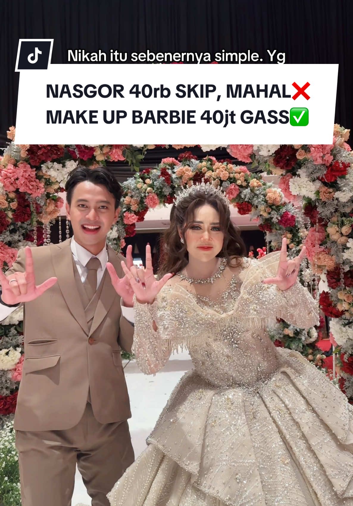 Jajan nasgor 40rb pinggir jalan skip, mahal. Tapi make up barbie look 40jt murah, gasskeunn👍😍