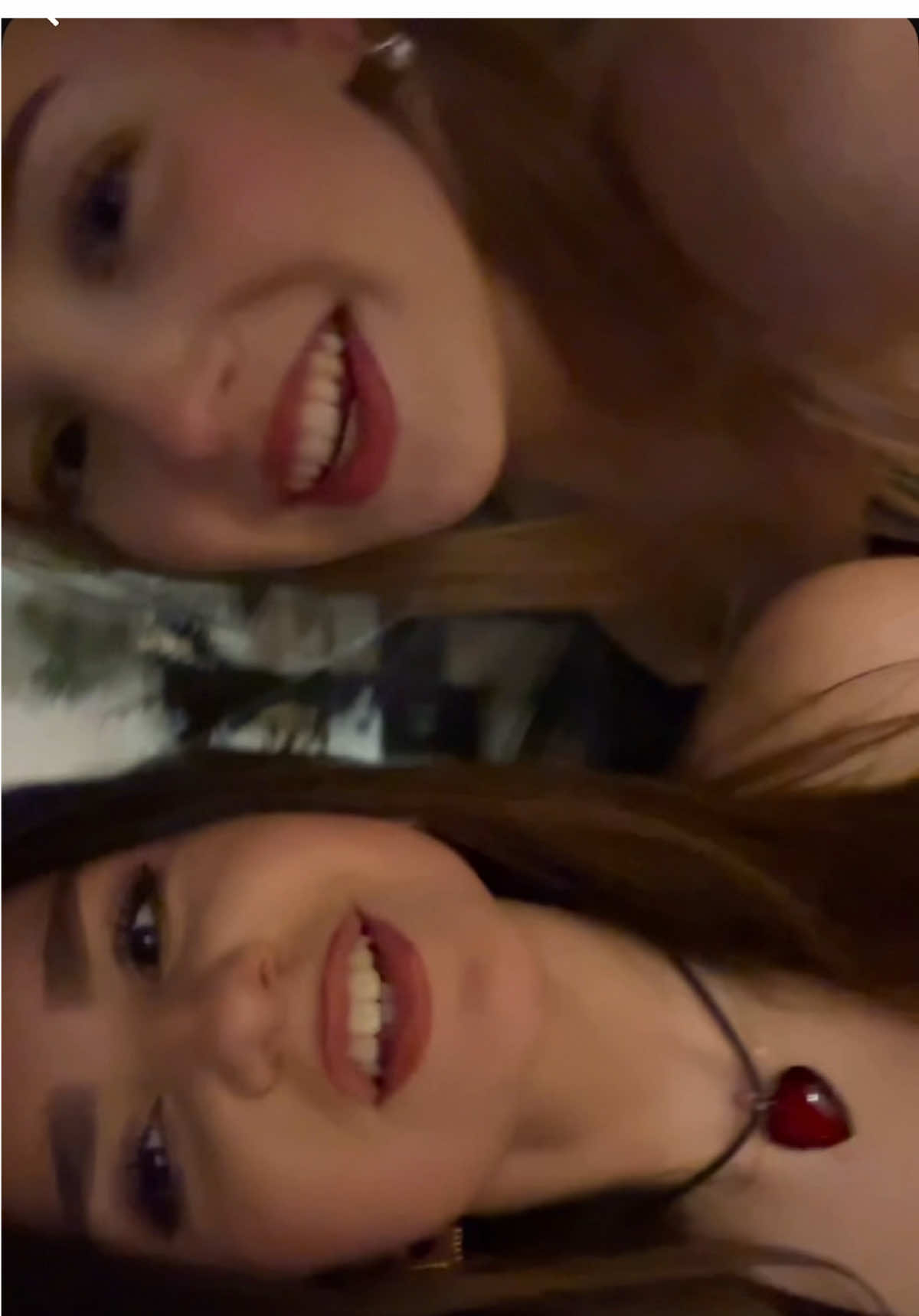 moment for the bday girl😽@pheeb 🌺  #blondebrunetteduo 