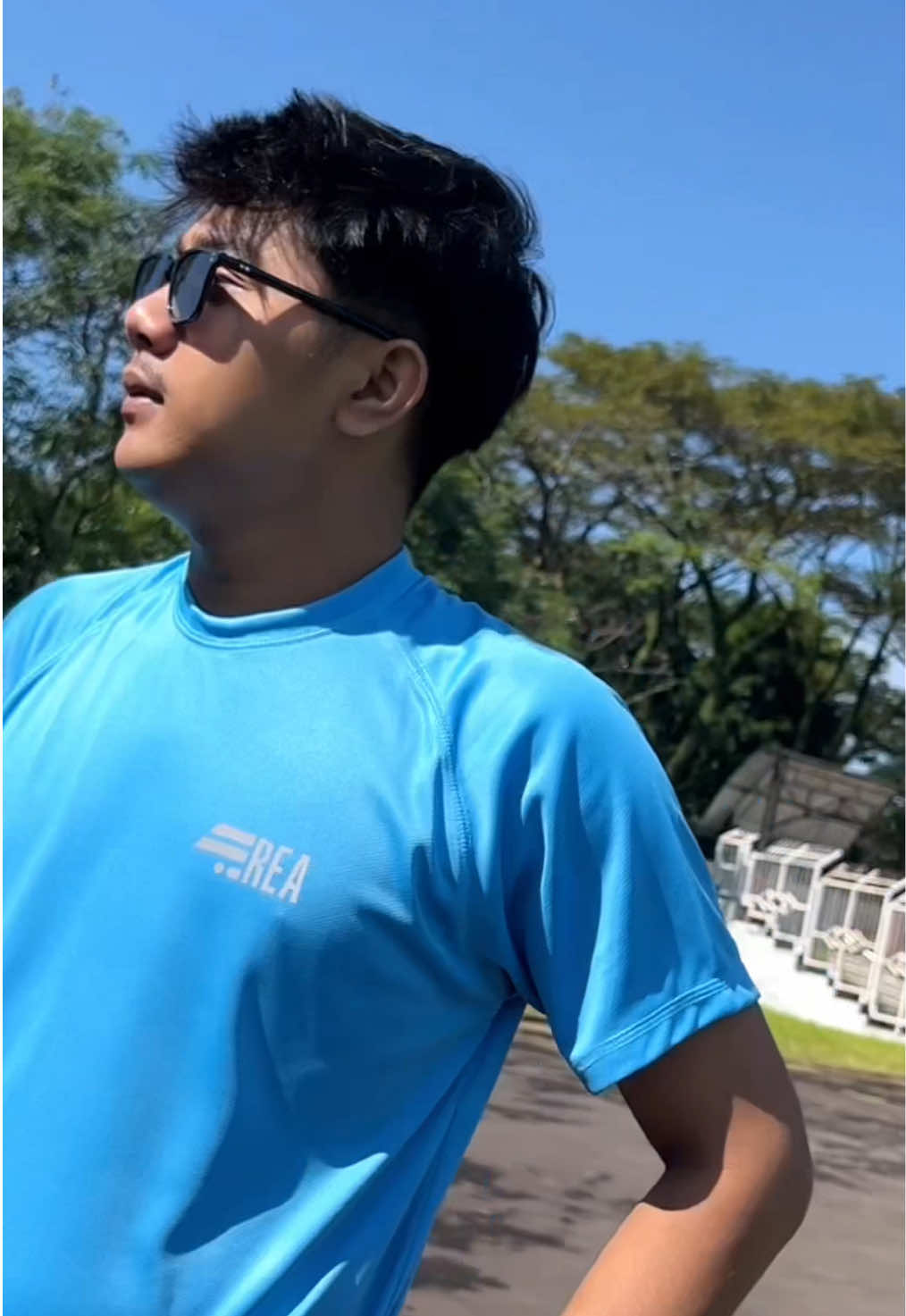 Latihan lebih maksimal dengan kaos dryfit yang dirancang untuk menyerap keringat dan menjaga tubuh tetap kering. Nyaman, ringan, dan siap menemani setiap sesi olahragamu!! #Guncang66SpesialGajian #guncang66spesialgajian #gajiansale #guncanggajian #lokalbrand #belilokal #outfitolahraga #kaosolahraga #outfitideas #kaosdryfit 