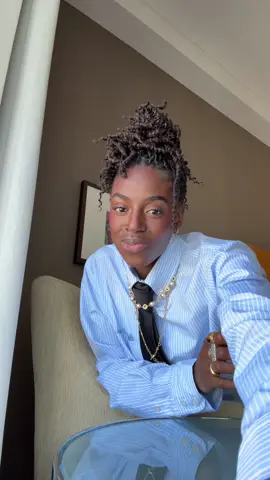 i’m a menace when i put my hair in a bun and slap on some jewellery TEHEHE #wlw 