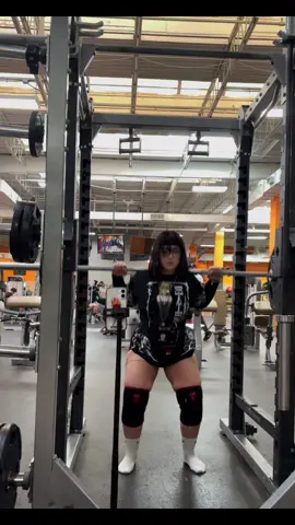 Different POV working on my squat depth🕷️ @Civil Regime 🥀 @Gymreapers 💀  #fyp #GymTok #musclemommy #legday #darcsport 