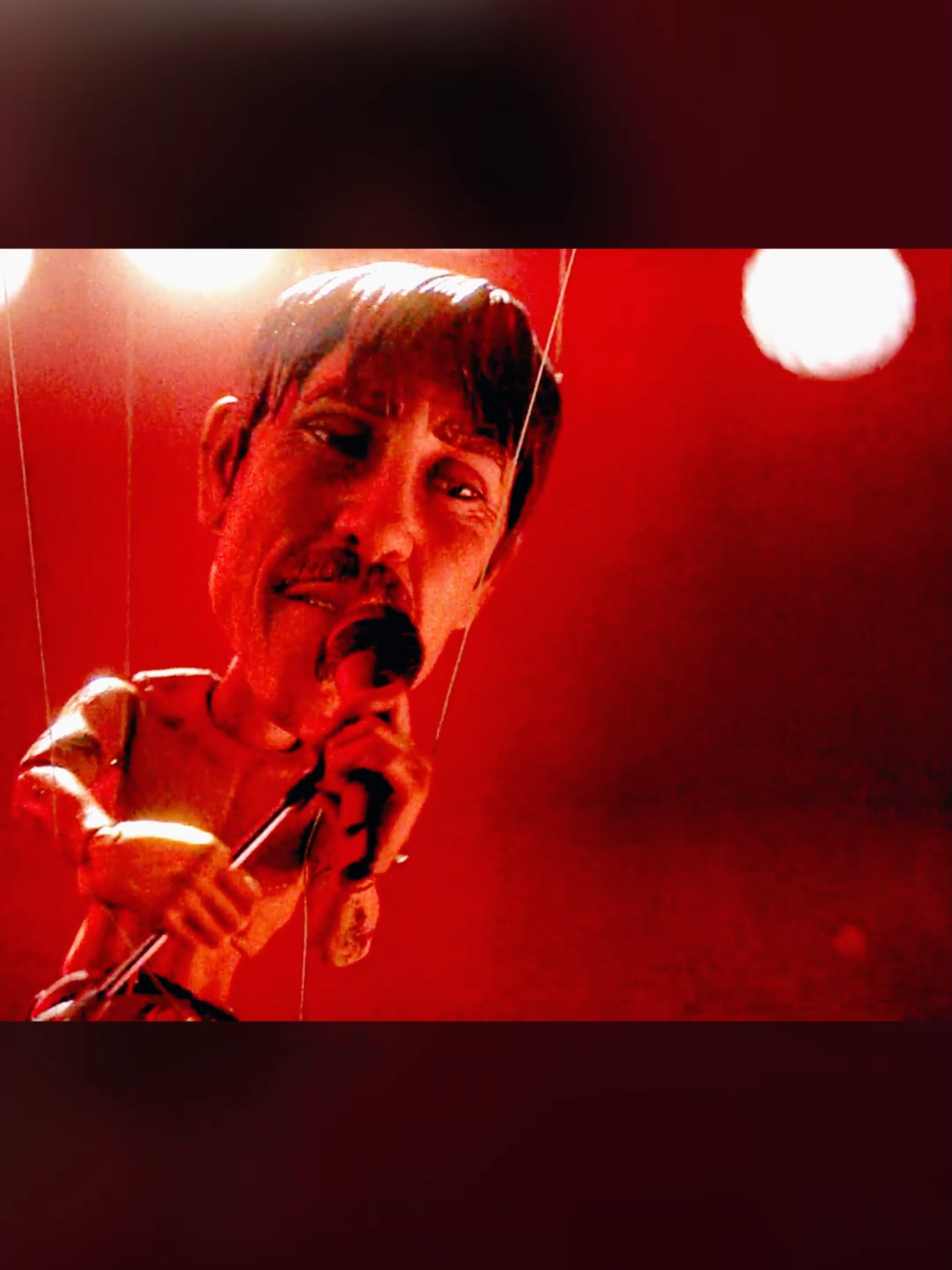 Red Hot Chili Peppers - Can't Stop #filmes #serie #blackmirror #netflixseries #lovedeathandrobots