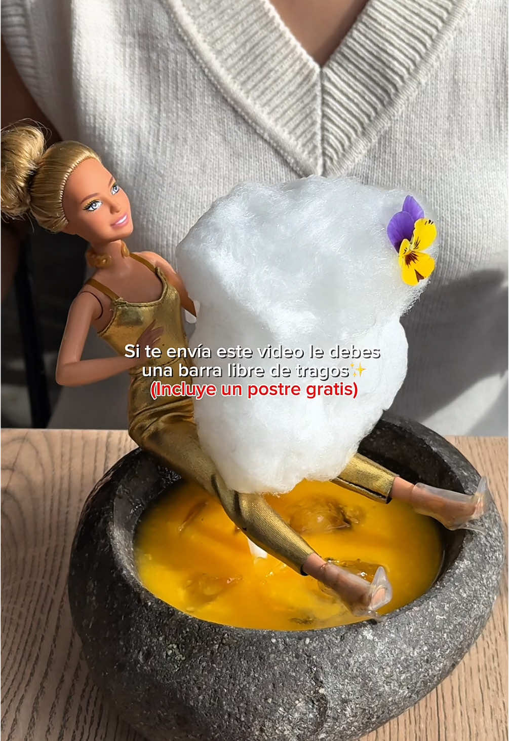 Si te envía este video te debe nuestra deliciosa barra libre de tragos 🤩 Te leemos en los comentarios 👀 Encuéntranos en: 📍José Pezet & Monel 2071, Lince  📍Calle Berlín 513, Miraflores  . . . . . #barralibre #allyoucaneat #petfriendly #lima #limaperu #postres #peru🇵🇪 #date #tragos #bebida 