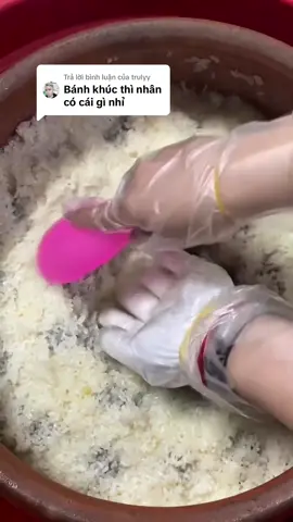 Trả lời @trulyy Dạ bánh khúc bên em nhân đỗ bùi béo trộn với hành tự phi, thịt má heo tẩm ướp đậm đà thơm mùi tiêu ạ