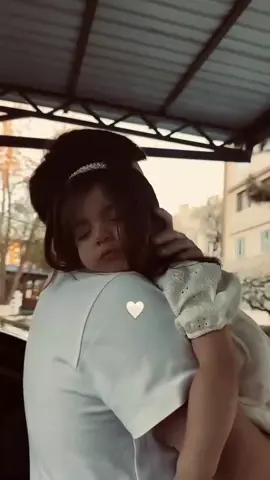 الأب هو السند الحقيقي لا بنتهُ.💗💗🥺  . #الحب_الحلال  #couplemuslim  #اطفال  #الحجاب_الشرعي  #🖤🖤👑 