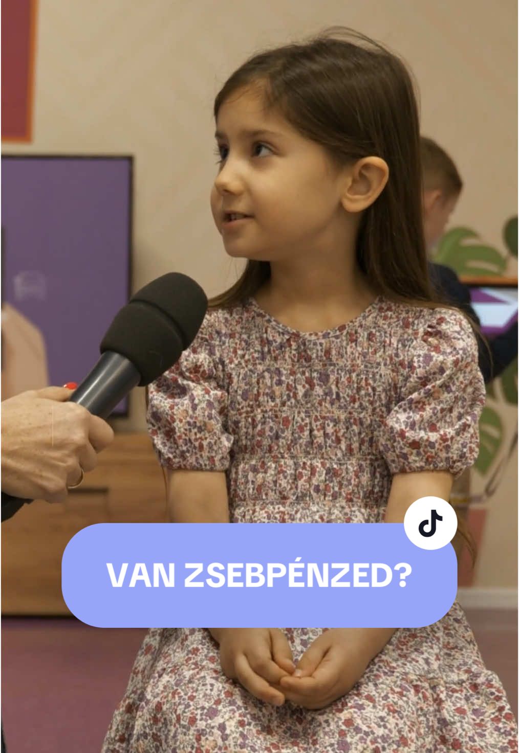 Megkérdeztük az Alfa generációt a pénzügyekről „Rengeteg zsebpénzem van… ha megkapom, mert Anya mindig elfelejti”. Mi az Alfánál pontosan tudjuk: a rendszeresség is a pénzügyi öngondoskodáshoz tartozik – itt a bizonyíték, hogy a legkisebbek is így gondolják. A te gyereked mit mondana, ha a pénzügyekről kérdeznénk? #AlfaBiztosító #alfabiztosito #ÉlhetőJövő #környezetvédelem #tudatosság #biztosítás #biztonság #nyugalom #gyerekek #jövő 