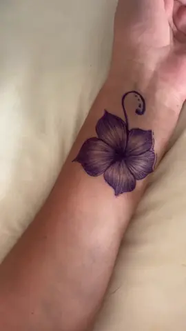 TUTO :                                                                                      #tatouage #fleurs #dessin #trend #fyp #passtemps 