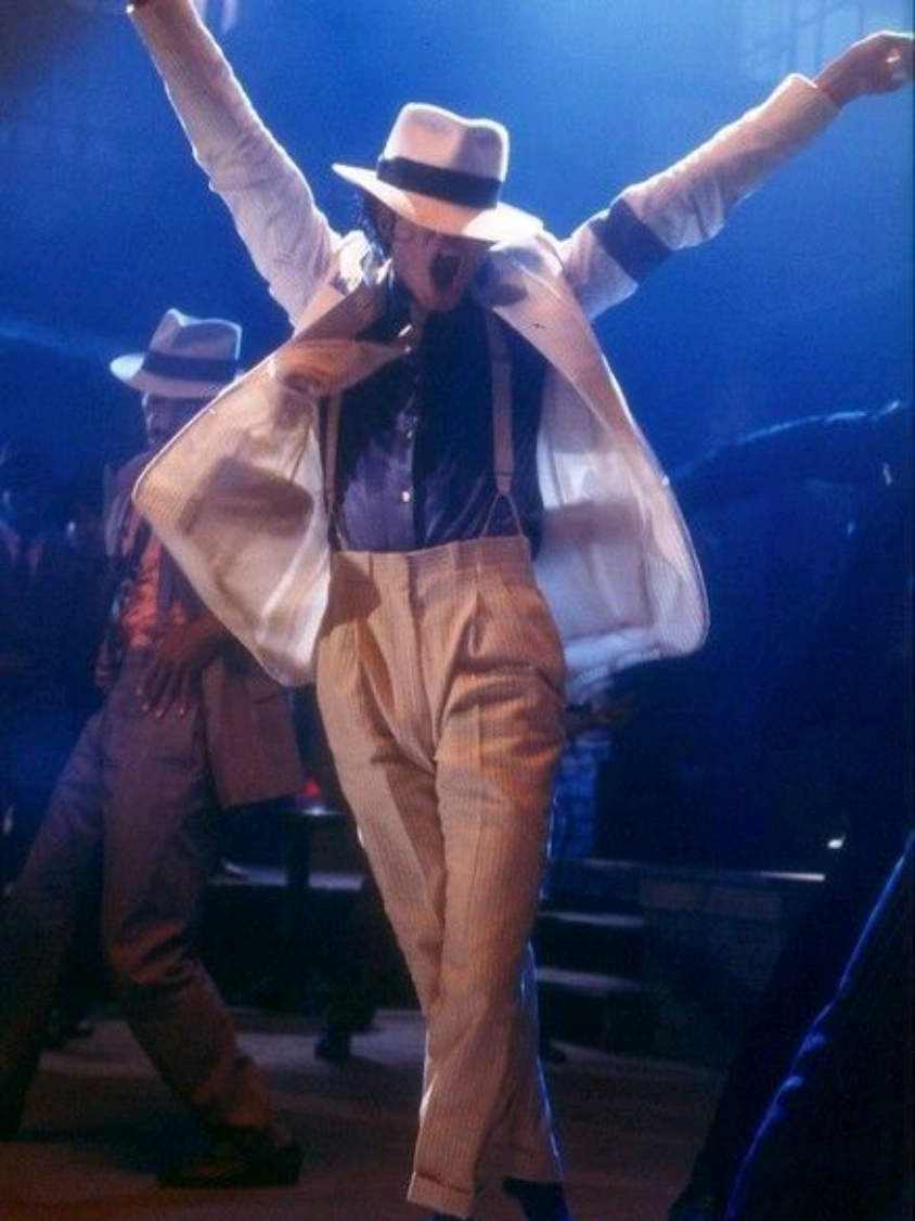 Esta parte de Smooth Criminal de Michael Jackson me da mil años de vida #michaeljackson #vocals  #michaeljacksonchanllenge #90s #80s  #pop #rock #challenge #fly  #mj #mjinnocent #mjcrew 