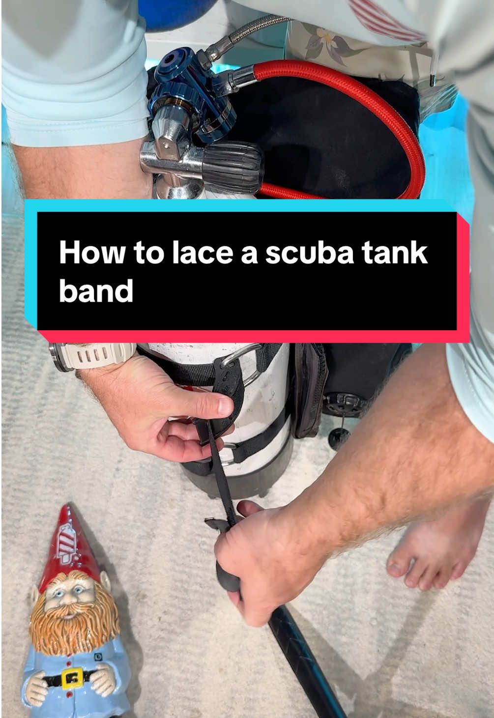 How to lace a scuba tank cam buckle strap 🤿✅👌 #scuba #scubabeer #scubagear #scubadivingtips #howto #scubadivingwithkenny 