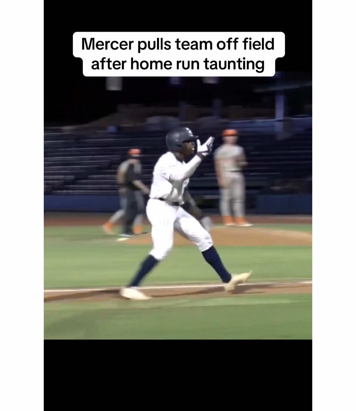 The game was paused for almost 25 minutes. Multiple people were ejected. #collegebaseball #cws #mercer #samford #SoCon 