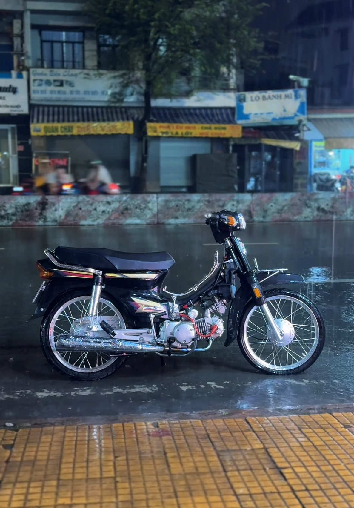 Sau cơn mưa , trời sẽ sáng thôi mà #mưa #xedovietnam #dreamkieng 