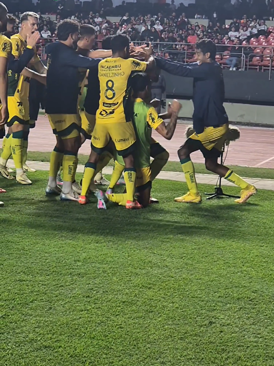 BASTIDORES NO AR!✅️🎬 Chega mais para curtir as imagens exlcusivas da primeira vitória do Mirassol, fora de casa, no Campeonato Brasileiro.🦁 🎥:TV Mirassol  #MirassolFC #SomosTodosLeão #SerLeão #NossaRegiãoComOLeão #PrazerMirassolFC #100anos #VivendoOSonho 