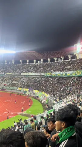 SUCI DALAM DEBU DI GBT  happy milad ke -16 th UKHSAFI COPLER COMMUNITY 🤟🏻❤️💛💚  #uksaficoplercommuninty #brettdd❤️💛💚🤘 #coplercommunity🤘🇲🇱 #coplercommunity🤘🤘 #persebayasurabaya #bonek #fyp 