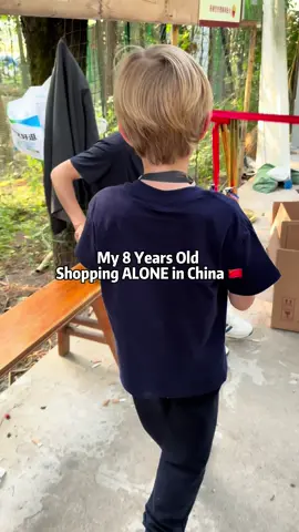 Shopping ALONE in China 🇨🇳 