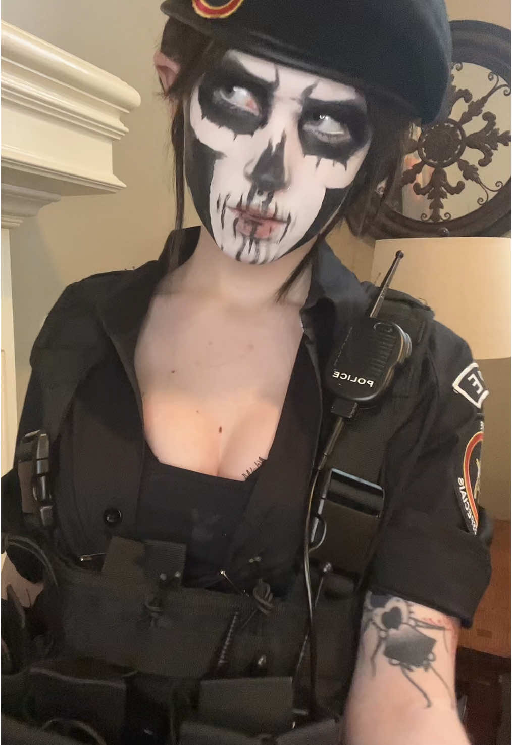 Incoming 10000 “DO YOU EVEN UNDERSTAND THE LYRICS.” Comments #r6 #rainbowsixsiege #caveira 