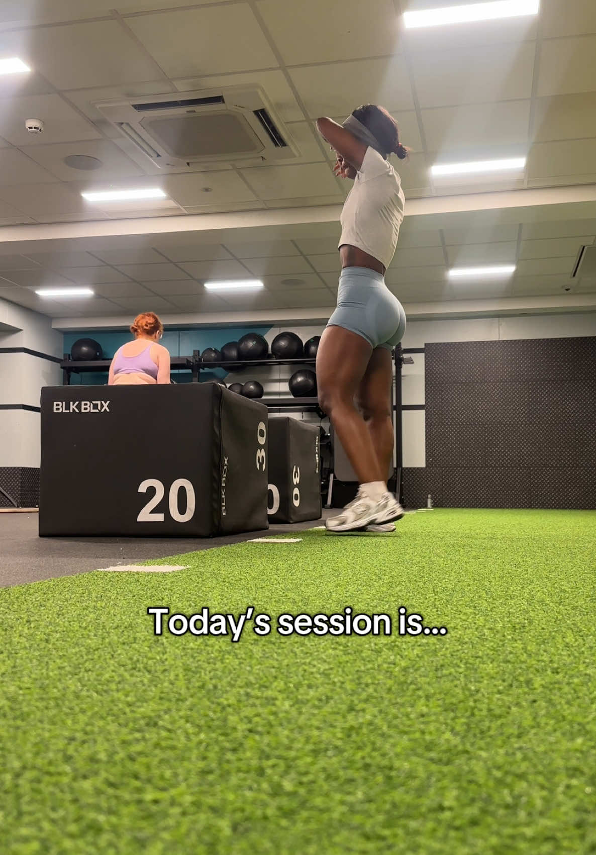 Today’s session was plyo-focused 💥 Plyometrics = explosive power, better coordination, and improved athletic performance. If you want to move better and burn more calories — this is your sign to add it in! 🔥 *The lunge box jumps can be modified by just doing alternating lunges jumps without the box* #Plyometrics #functionaltraining #explosivetraining #fatburner #viralvideotiktok 