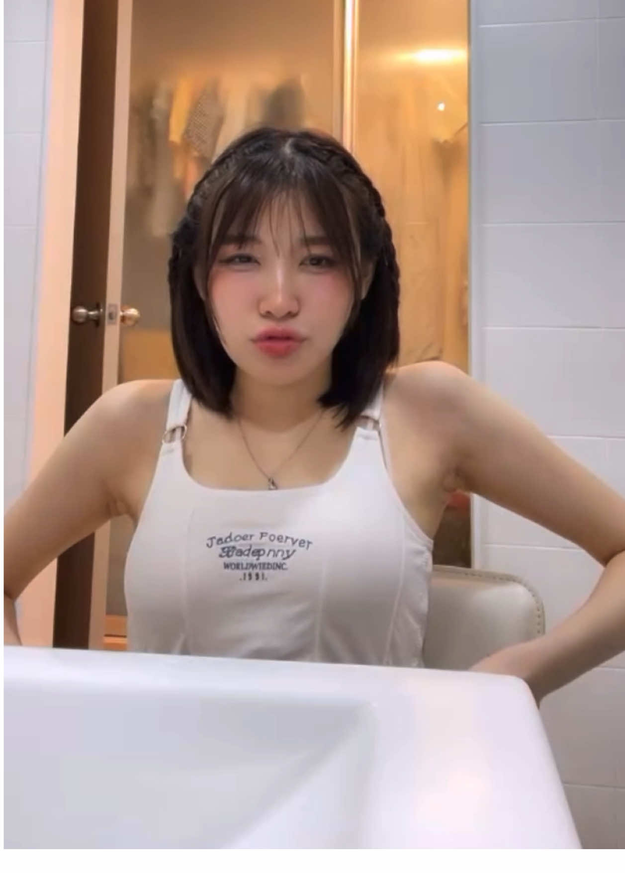 โดนเพื่อนๆบีบพุง🤏🏻 #nallbnk48 #galeyabnk48 #nammonnbnk48 #neenbnk48 #bnk48 