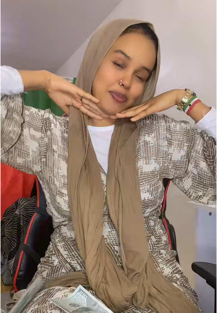 Habar jeclo ♥️👸#somalilandtiktok💚🤍❤ #fypシ #teamqueenazmuch #somaligirl #foryoupage #somalitiktok #artist 