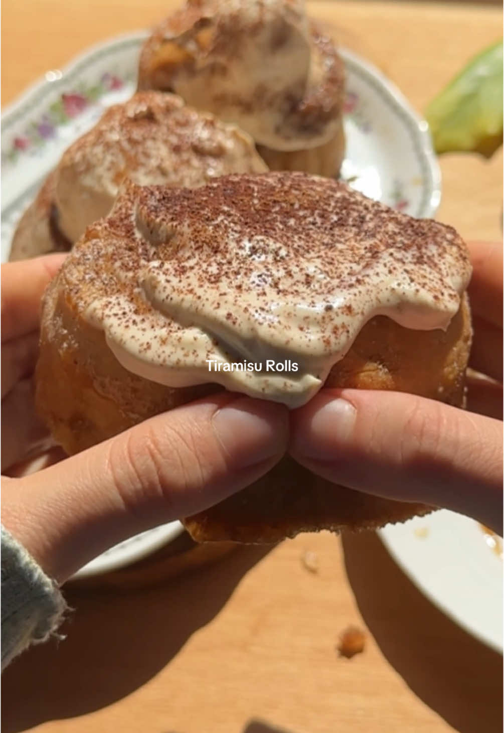 Tiramisu rolls 🫶 posting the free recipe later in our website archersfood.com link in bio🔗💖 inspo: @sophia :)  #creatorinsights #creatorsearchinsigh #tiramisu #tiramisudessert #tiramisurolls #cinnamonrolls #rolls #food #freerecipes 