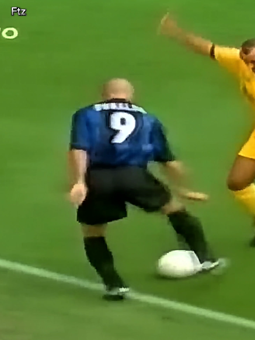 Ronaldo Fenômeno era o número 1 #skillsdefutebol #futebol #editfootball #footballskills #viralvideos #skillsfootball #ronaldo #ronaldofenomeno 