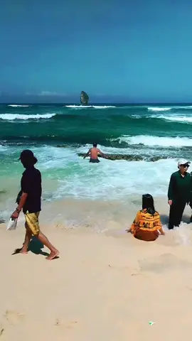 #padahariini#pantaipenyu #xyzabc 
