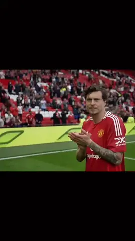 Thank you for your service ❤️ #manchesterunited #Manutd #MUFC #GGMU #แมนยู #แมนเชสเตอร์ยูไนเต็ด #แมนยูไนเต็ด #manutdismyreligion #eriksen #victorlindelof #evans 