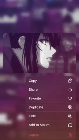 بكت السماءُ على فراقيخ حبّتي وأنا بكيتُ، وهل لدمعي مُنكرُ؟ ناديتُهم والشوقُ يفضح لهفتي لكن صمتَ القبرِ كان يُفسِّرُ قد غاب عن عيني الضياءُ برحيلها ، ألبوم وكأنَّ كُلِّ الكونِ بات مُكسّرُ يا ليتني كنتُ الترابَ بموطِنِ يحتويهمُ، فالموتُ عنهم أرحمُ#مشاعر #شوق #تعب #i_miss_you #anime #gif #explore #foryou #4u 