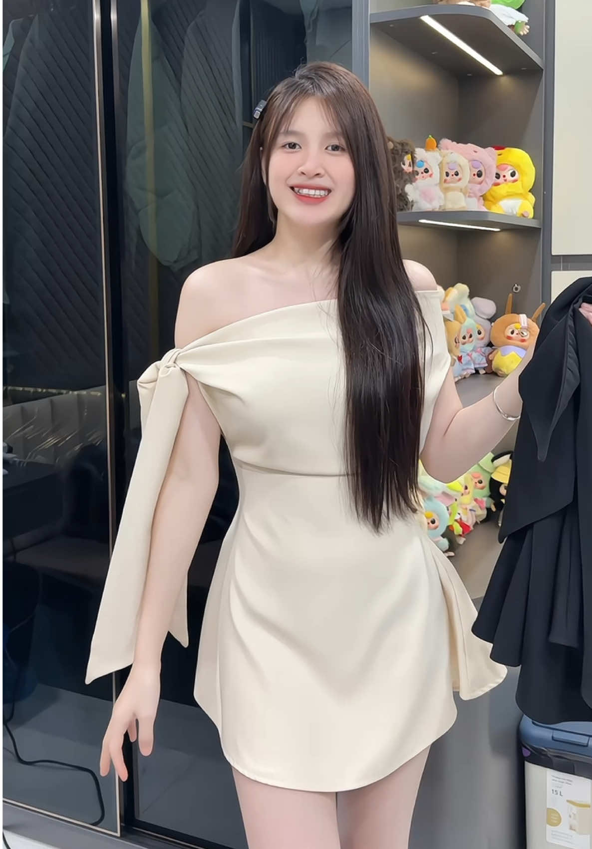 Váy lệch vai
