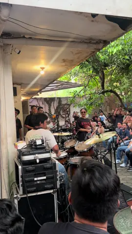 @NguberDrummer @yandiandaputra  #drumer
