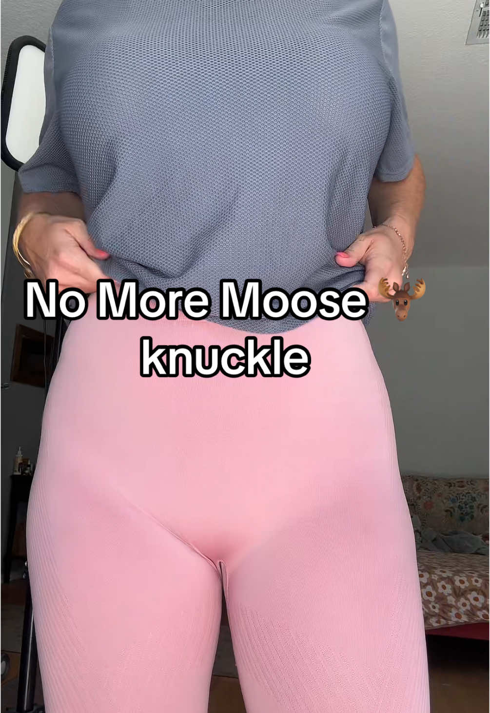 @luckmeey_official These are a game changer for leggings!! Hell yeah! It’s gonna be lit 🔥 at the gym! 💪 #luckmeeyunderwear #luckmeey #thong #mooseknuckle #thongsforgym #thongsforleggings #noshowthong #gymessentials 