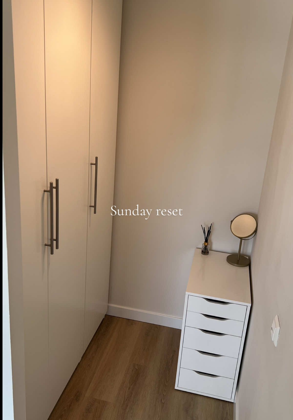 Time again for a good sunday reset🧽🧹🧺🫧| My discount code for the hand steamer is still available “SOLEIL10”💨 @cleankoala_europe | Clean home is clean mind 😌 #clean #cleaningtiktok #cleaning #cleanhome #cleaninghacks #cleanwithme #cleaningmotivation #asmrcleaning #asmr #homecleaning #cleaningtiktok 