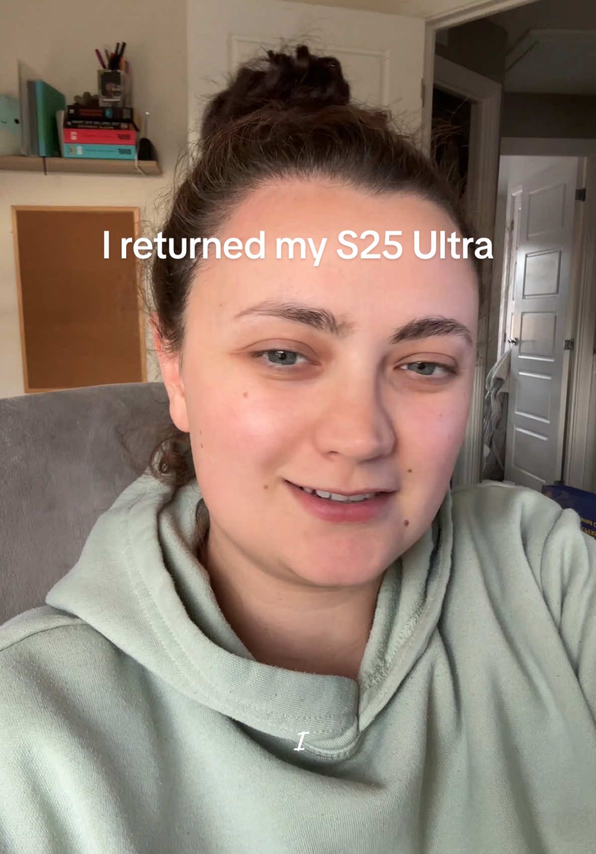 I missed my iPhone a lot which just showed me I’m an @apple girly 🍎💕 #applegirl #iphonegirl #phones #s25ultra  #fyp 