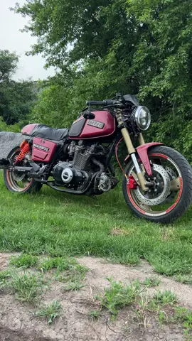 Збираю кастомний турбо-байк на базі иж Все — своїми руками: від випуску до впуску, рами і електрики. Зараз у пошуках партнерів для проєкту — потрібні компоненти: сенсори, масла, кріплення, електроніка. Якщо ти бренд або магазин — є шанс засвітитись на унікальному проєкті. Контент, відмітки, огляди — все буде. Пишіть у дірект або Instagram: @nktnjz