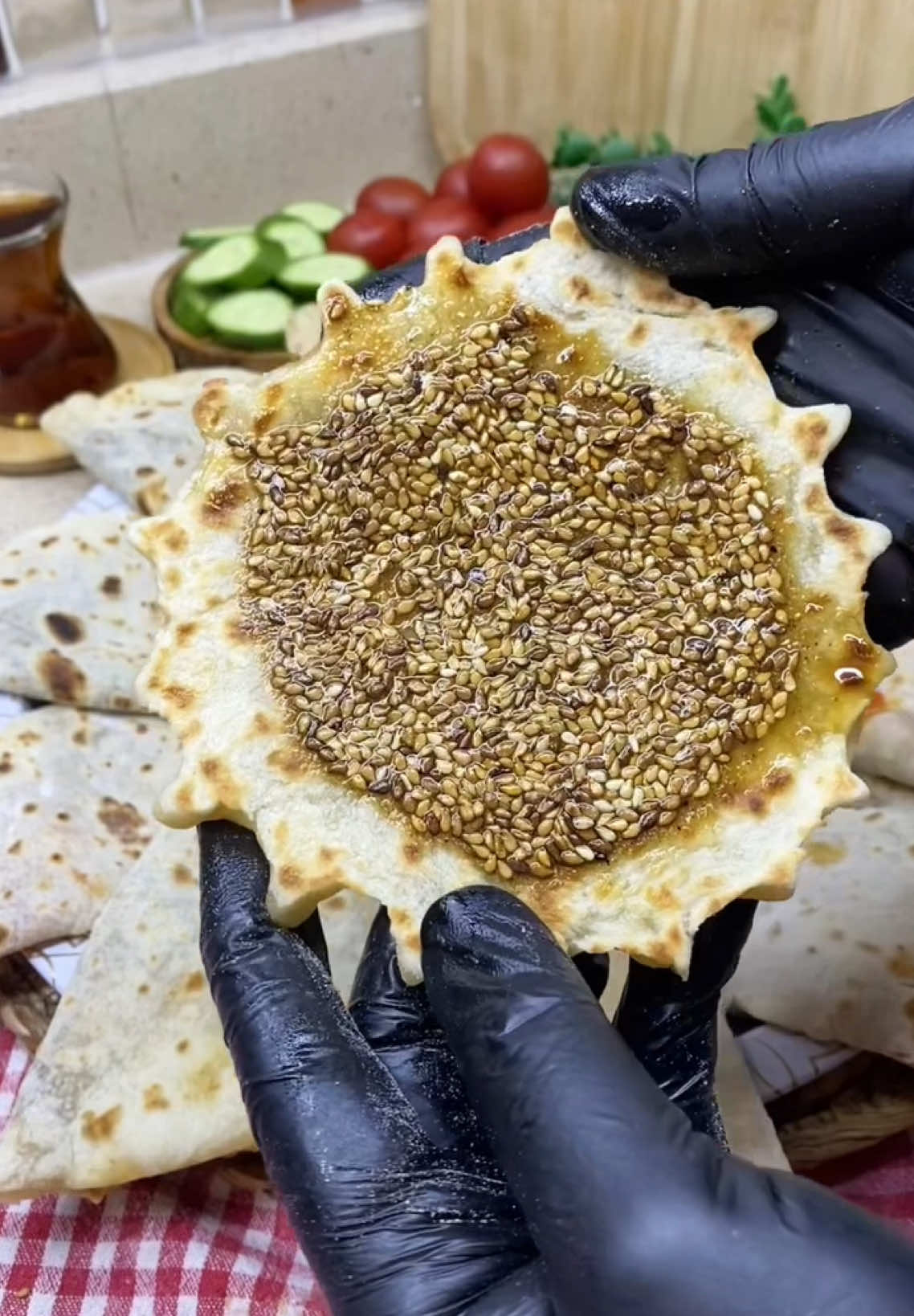 بدون فرن ولا تعب! مناقيش المقلاية بعجينة 10 دقايق رح تنقذك وقت الجوع!😍#مناقيش_زعتر_محمرة #مناقيش_بلمقلاية#مطبخ_مروة 