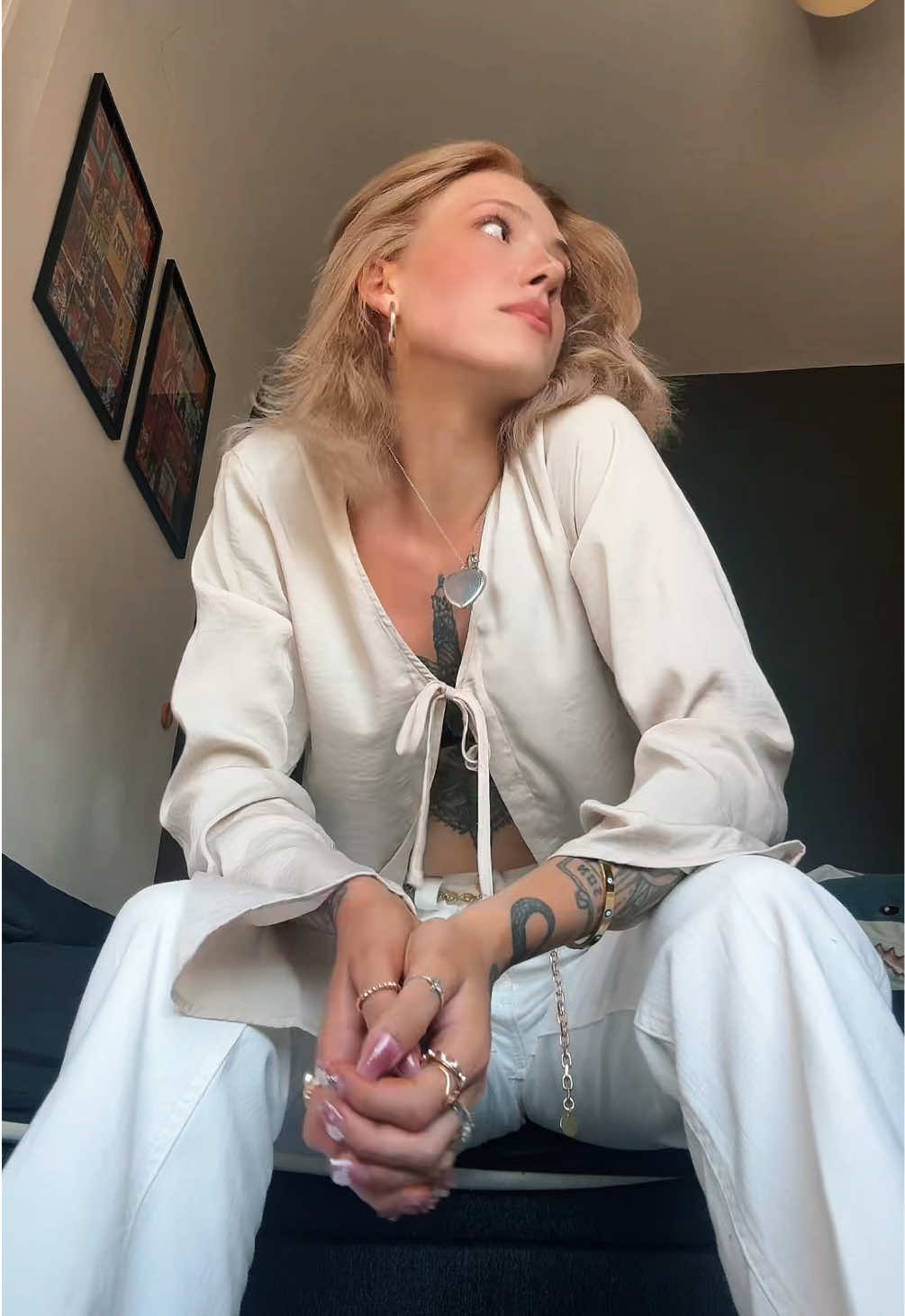 Draft ✨ I can’t believe I’ll be going so far away soon, if anyone else has a fear of flying please let me know what helped you because I’m so scared 🙏🏼 - - - #fyp #foryou #wlw #travel #flying