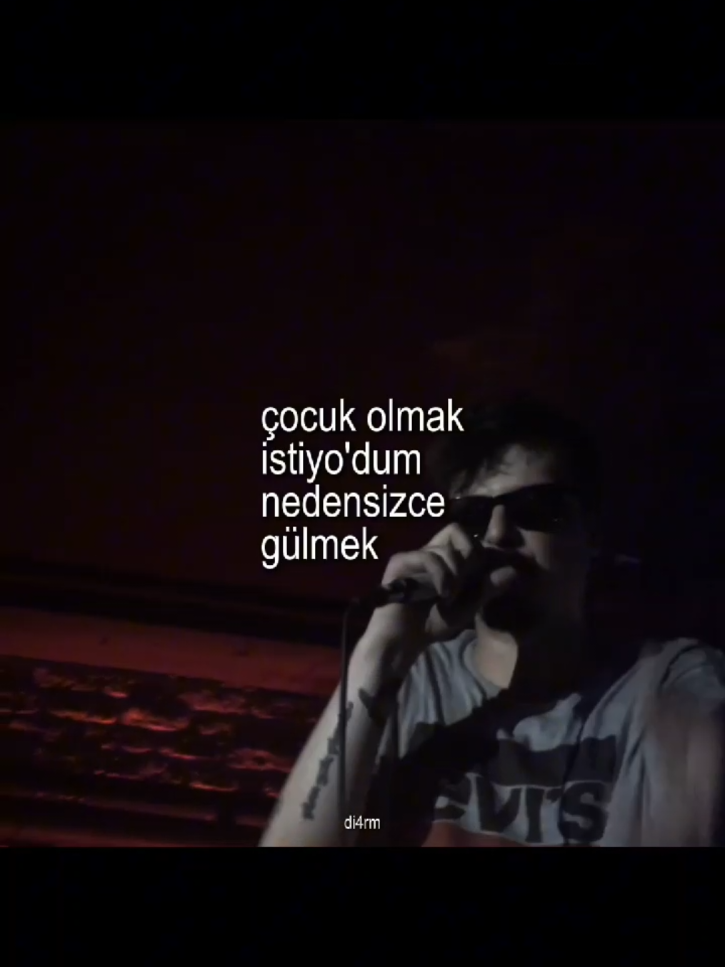 çocuk olmak istiyo'dum nedensizce gülmek #no1 #canbozok #romeovejuliet #rap #lyrics #keşfet #fypage 