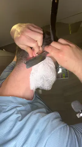 All the good Asmr bits using this monster wade and butcher fbu (for barbers use) proraso preshave and martin de candre soap. excellent shave. minus the micro chip in the edge  #asmr #asmrsounds 