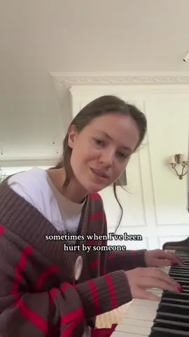 “I’m not a machine so tell me why can’t I feel it?” 💔🥀 excuse mi voice I was tired lol, this one’s called electric heart x #electricheart #newmusic #VoiceEffects 