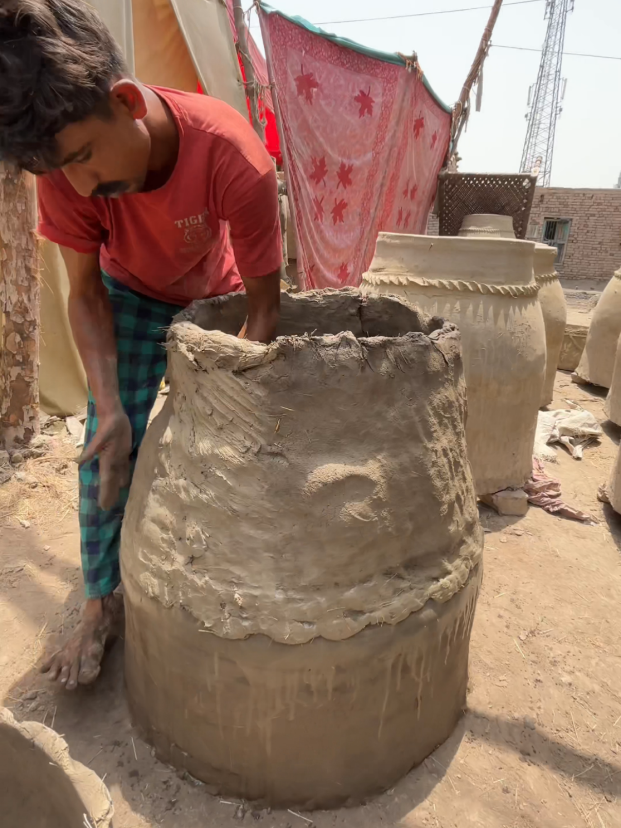how traditional clay tandoors are made by hand #traditional #clay #made #fyp #craft 