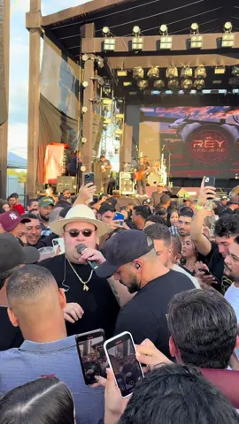 Quem sabe fazer a festa é ele  #reyvaqueiro #vaquejada #harassaopedro 