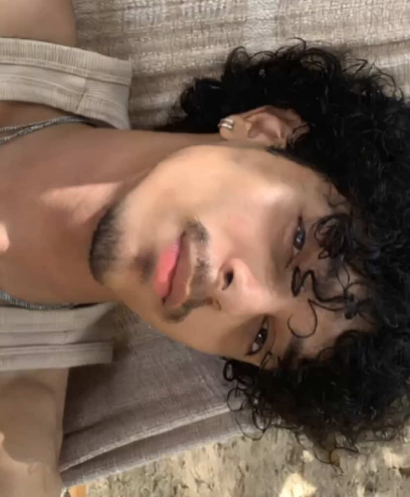 Bem na minha vez😭😭😭#CapCut #trend #ai #higgsfield #eyes #eyeszoom 